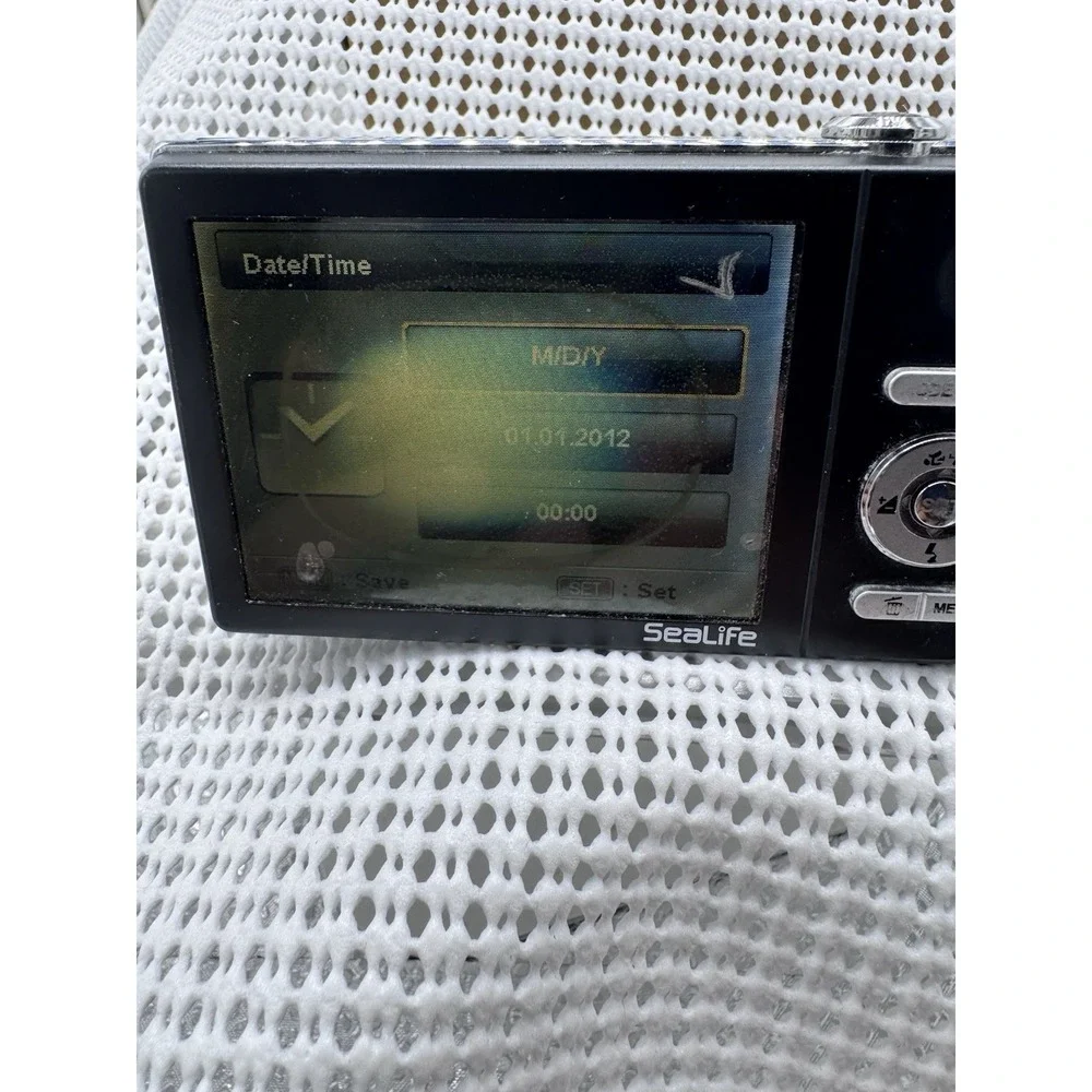 SeaLife DC1400 Digital Camera Black 14MP For Parts Or Repair Powers On